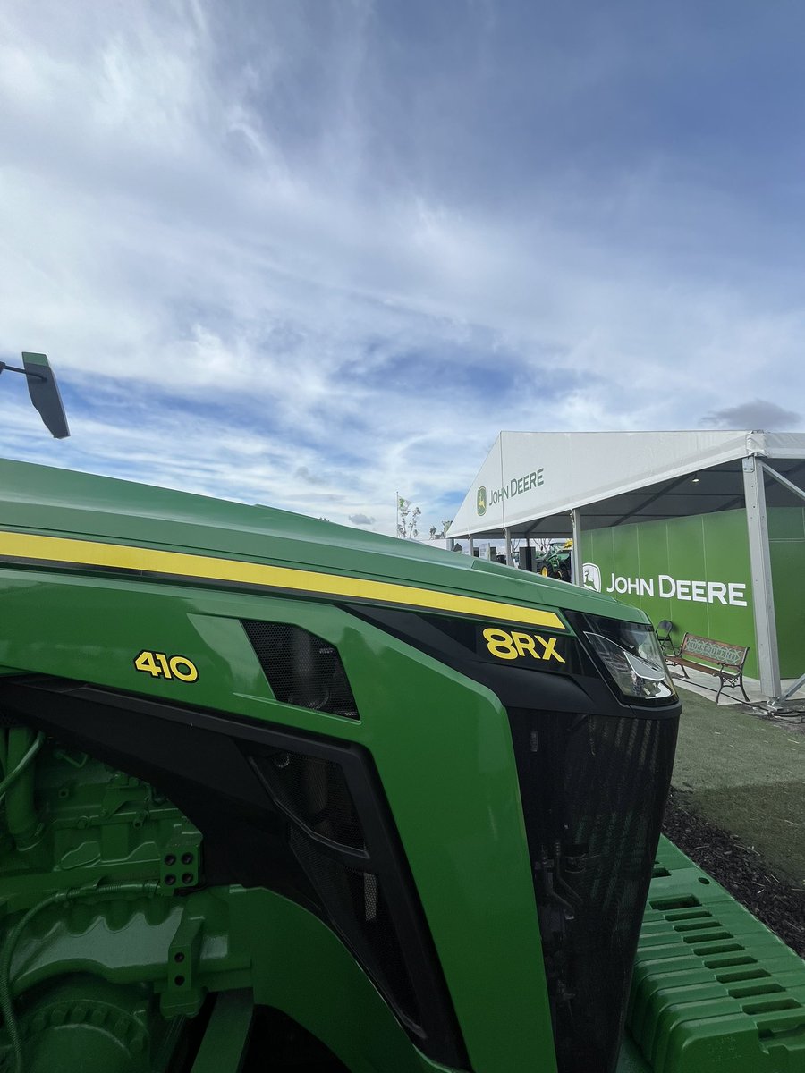 Vanny_1218's tweet photo. ✅ First time to California 
✅First time to World Ag Expo
✅ First time meeting @agwithemma in person (FINALLY!) https://t.co/5tJEJqBRyN