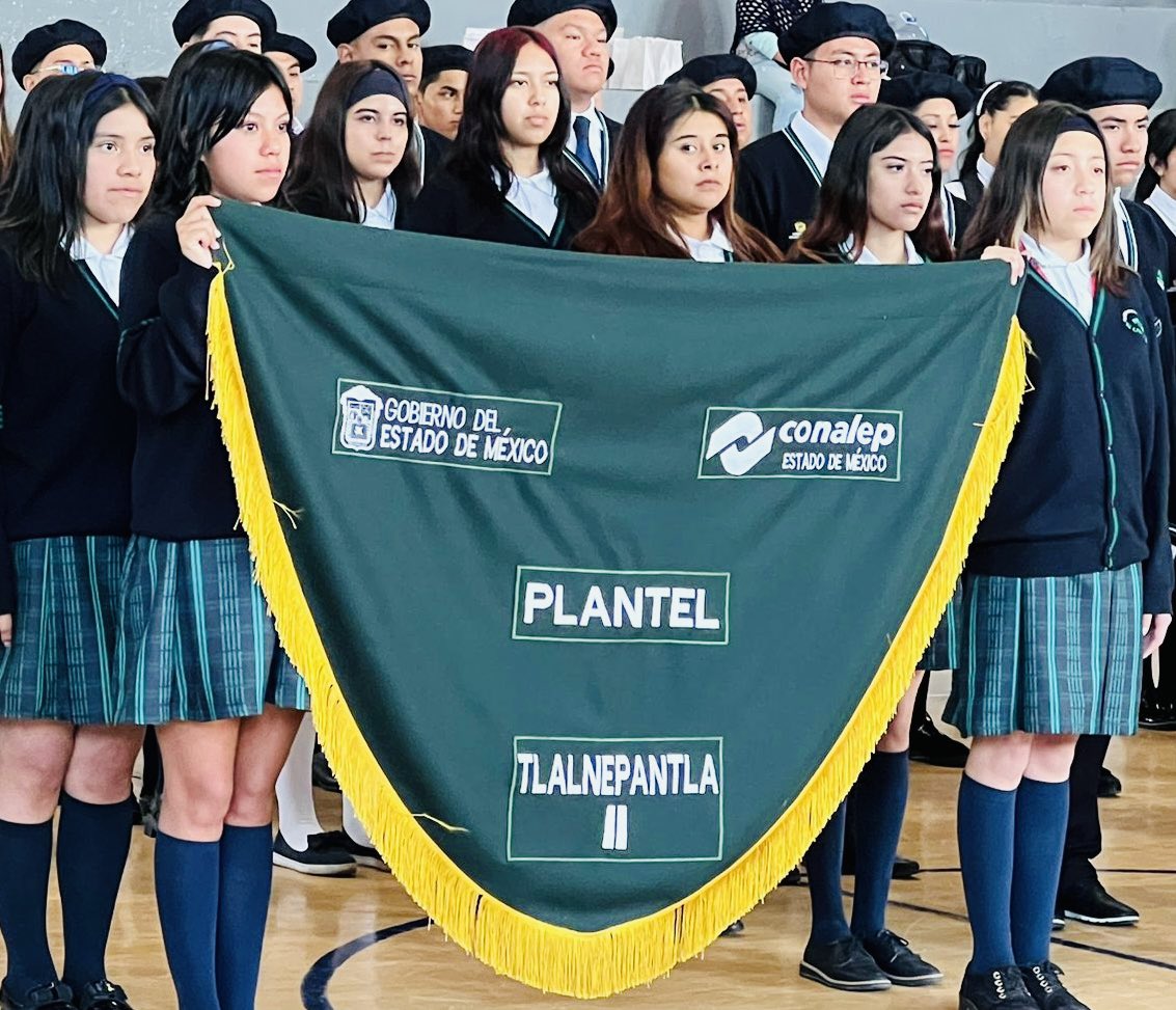 ConalepTlalne2_'s tweet photo. ¡Nuestros estudiantes están demostrando su compromiso con la historia y la identidad nacional! Nos sentimos orgullosos de su participación en el concurso Ruta Símbolos Patrios, ¡representando con pasión los valores que nos unen como país! 🇲🇽 @Conalep_Edomex #ElPoderDeServir https://t.co/rfOYINtTyo