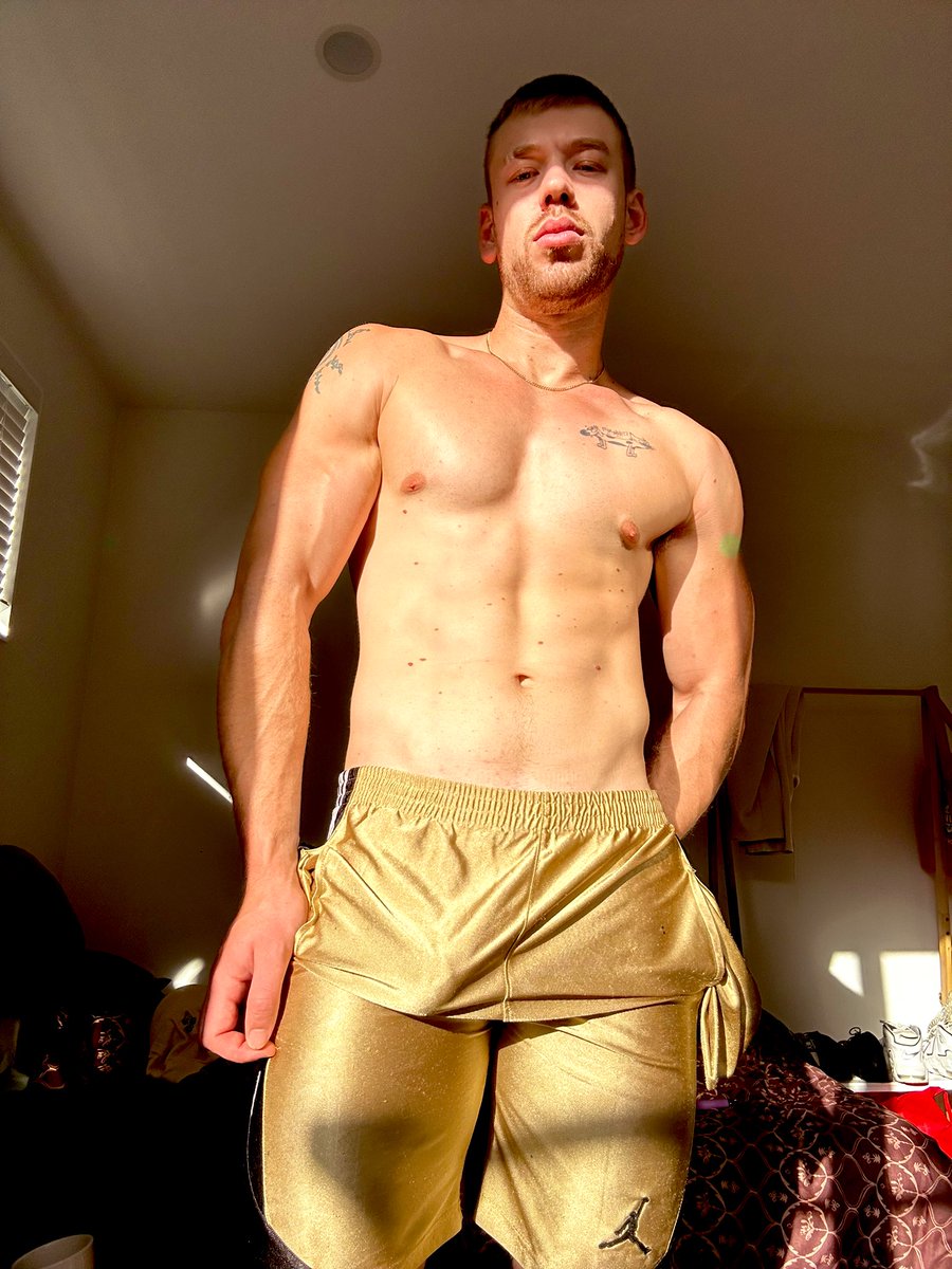 lordluxno1's tweet photo. That morning sun really hits differently ☀️☀️#hotlads #nzlads #hung https://t.co/8c61btvpt3