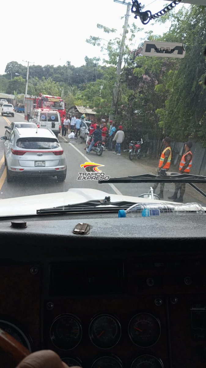 TraficoExpreso's tweet photo. 03.40PM: Accidente con una persona fallecida en la carretera Navarrete - Puerto Plata (tramo Altamira). 

El tránsito avanza con lentitud en ambos sentidos.

 #TráficoExpreso https://t.co/I6u3ouDDEu