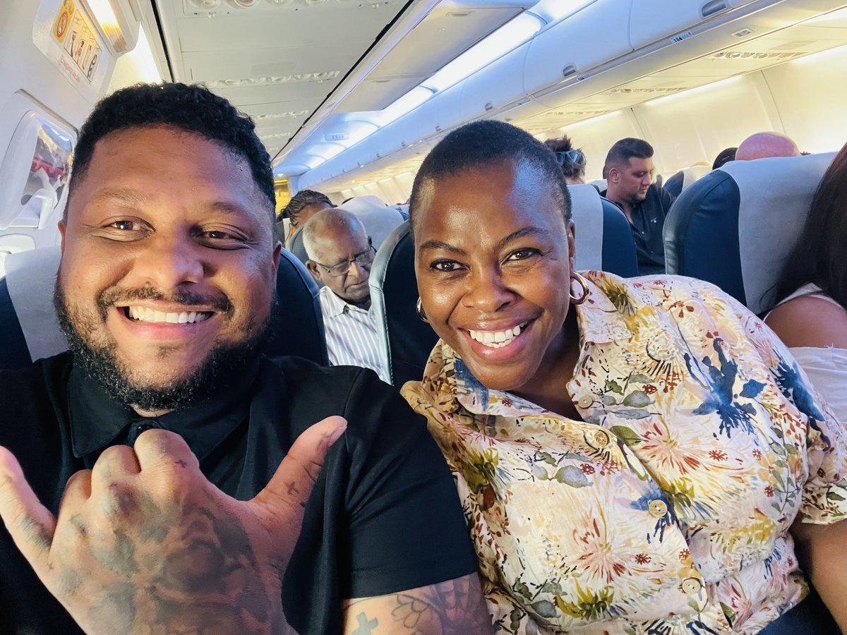 Stuck at Lanseria with <a href="/DawnTKing/">Dawn Thandeka King</a> 🤣🔥<a href="/FlySafair/">FlySafair</a> fuck you we been stuck here for 4 hours 🤣