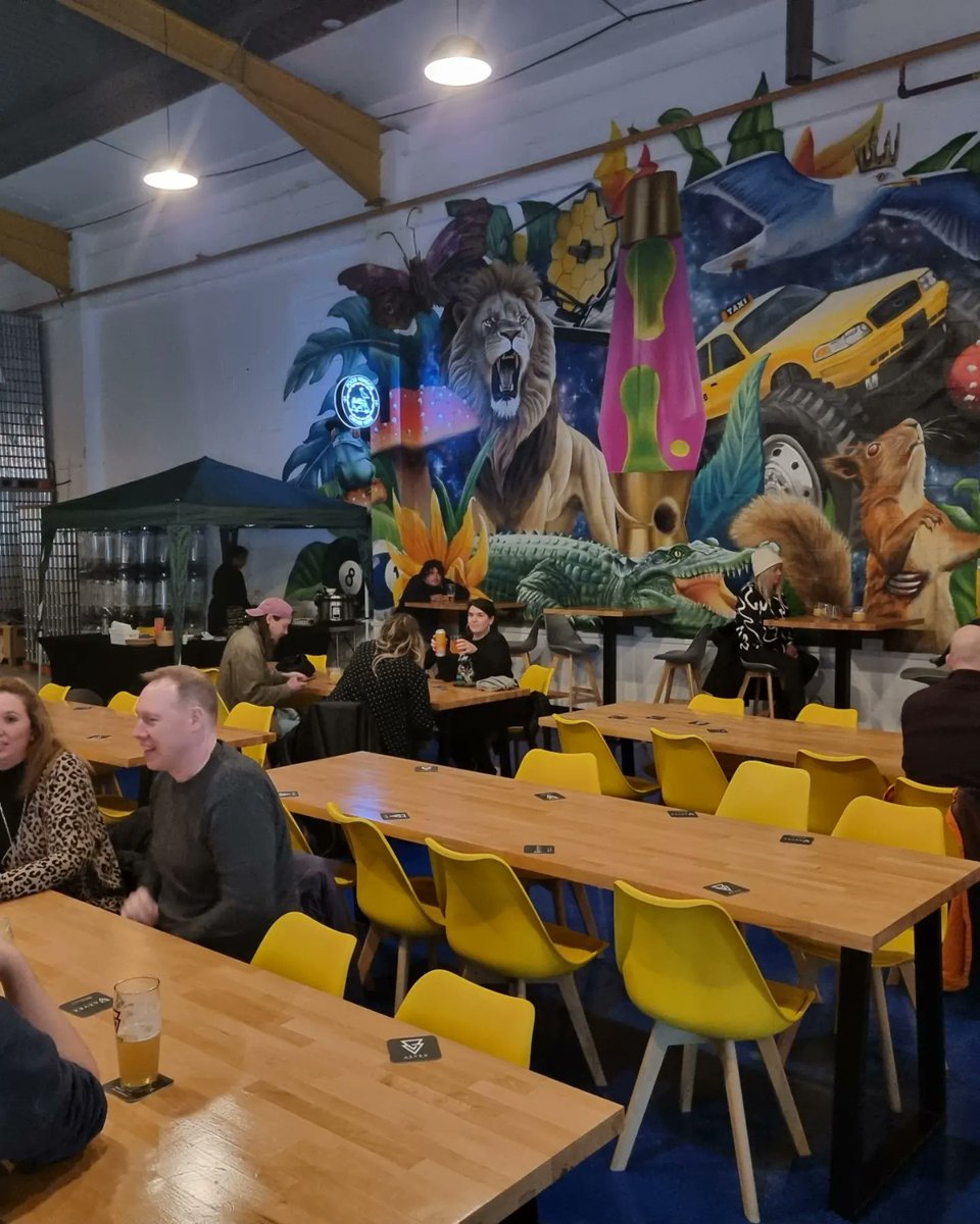 huytonbad's tweet photo. One of the good / bad / good / good / good things abar working in town is going for one sneaky pint after work an currently on our 7th an halfway to a pure fuckin bender #fridayafterwork #beer #bender #craftbeer #liverpool #azvexbrewing https://t.co/HP7XeoCOs9