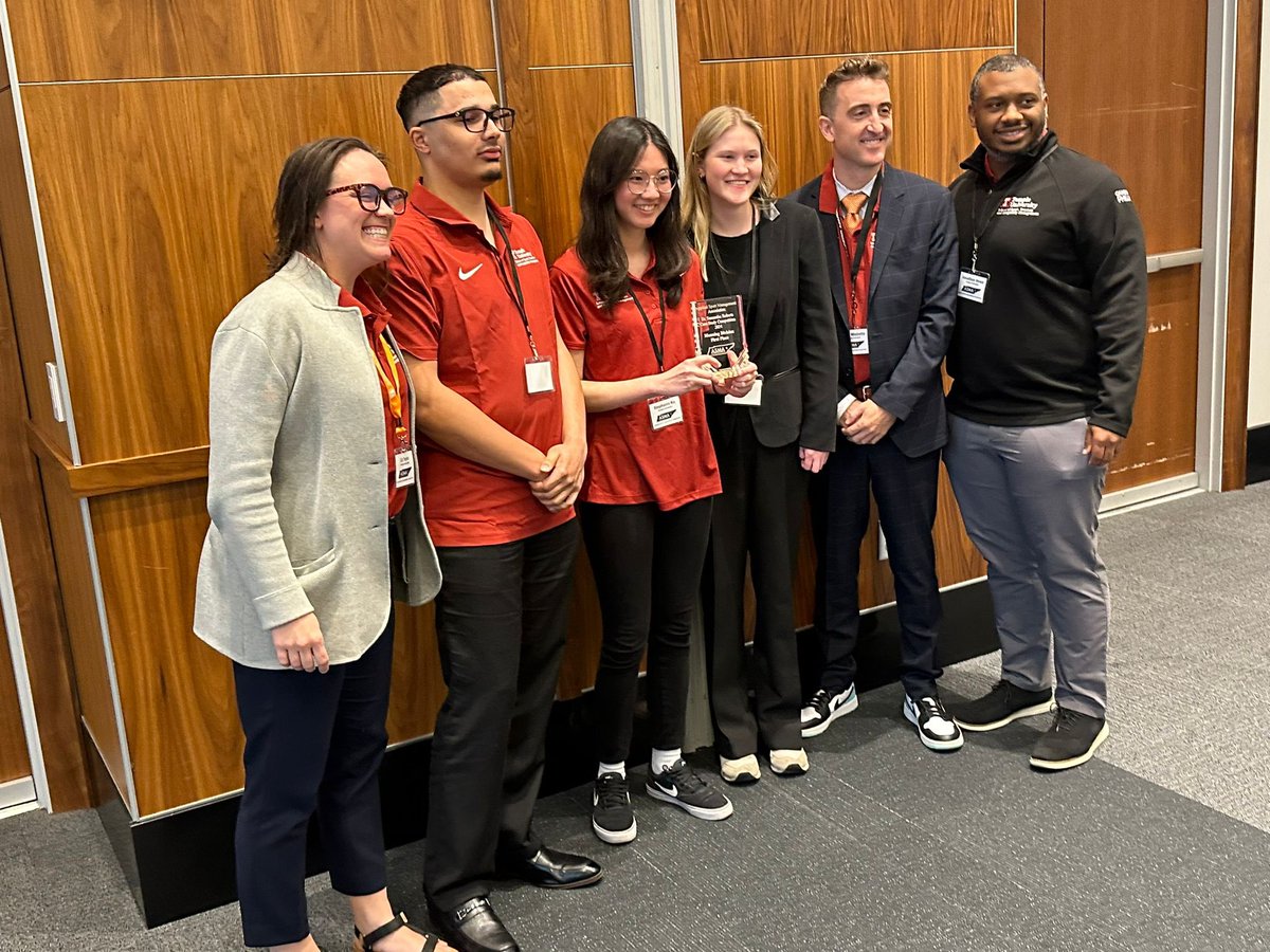 Liz Taylor tweet media