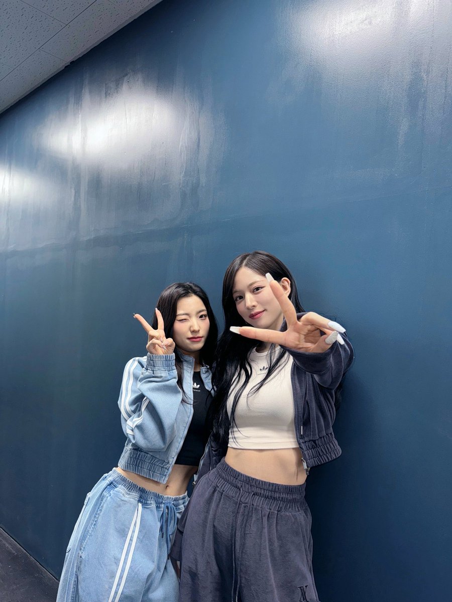 its_roses_rosie's tweet photo. ㅤ

from jaw-dropping performances to heartwarming moments, this episode is packed with all the K-pop goodness you've been craving! and uri Chaengie also here too. don't miss out, and let's make unforgettable memories together! <3. https://t.co/aBzNh7fa85