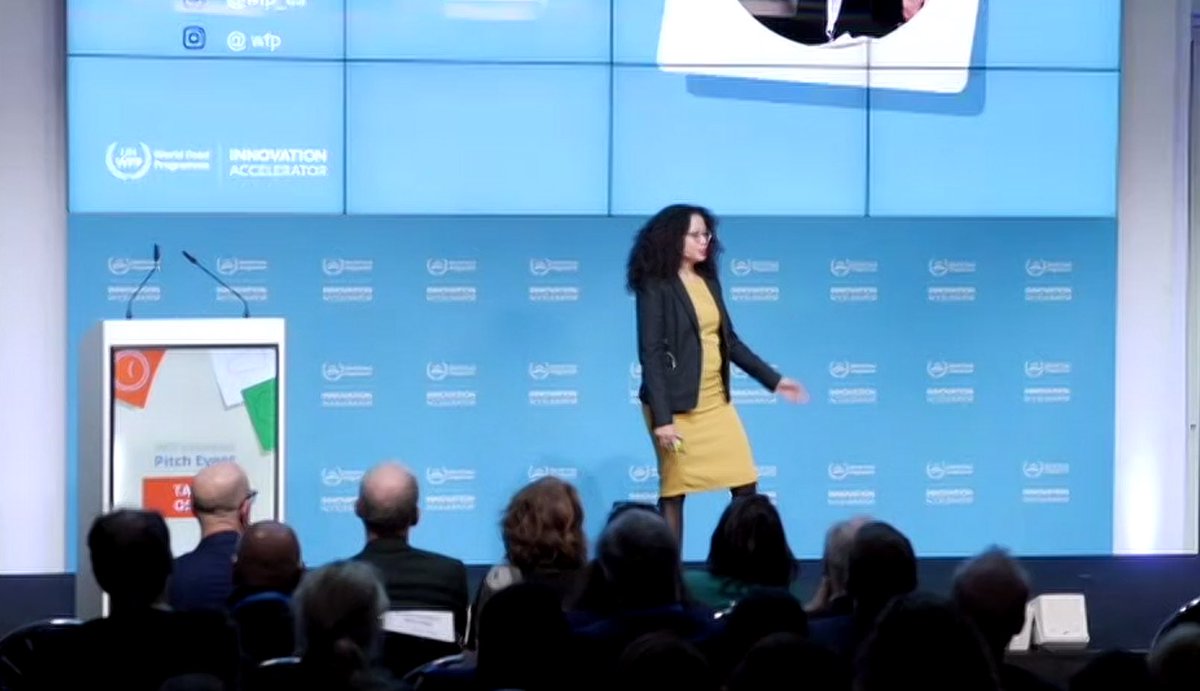 El equipo de América Latina y el Caribe presentó #RescueCard💳 en el Acelerador de #Innovación de Munich. Tarjetas prepagadas para asistencia humanitaria transfronteriza. En solo 72 hrs, proporciona asistencia a personas en crisis, incluidos migrantes en tránsito. <a href="/WFPInnovation/">WFP Innovation</a>