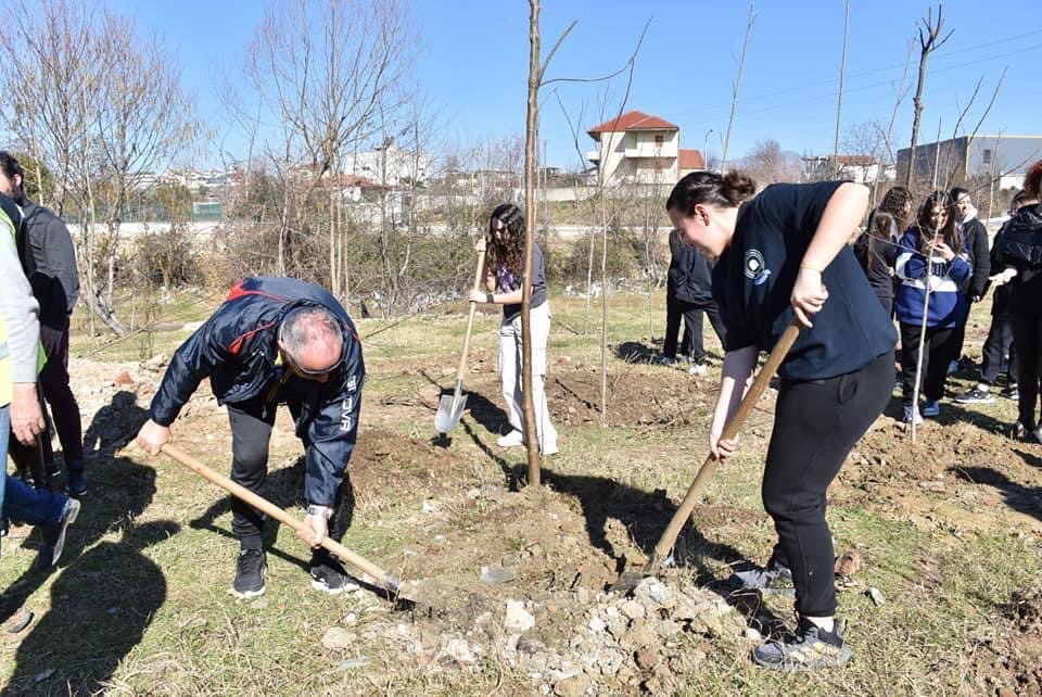 erionveliaj's tweet photo. ➕️4️⃣7️⃣6️⃣ 🌳 pemë iu shtuan Tiranës! 💚 https://t.co/84SFtTTmyM