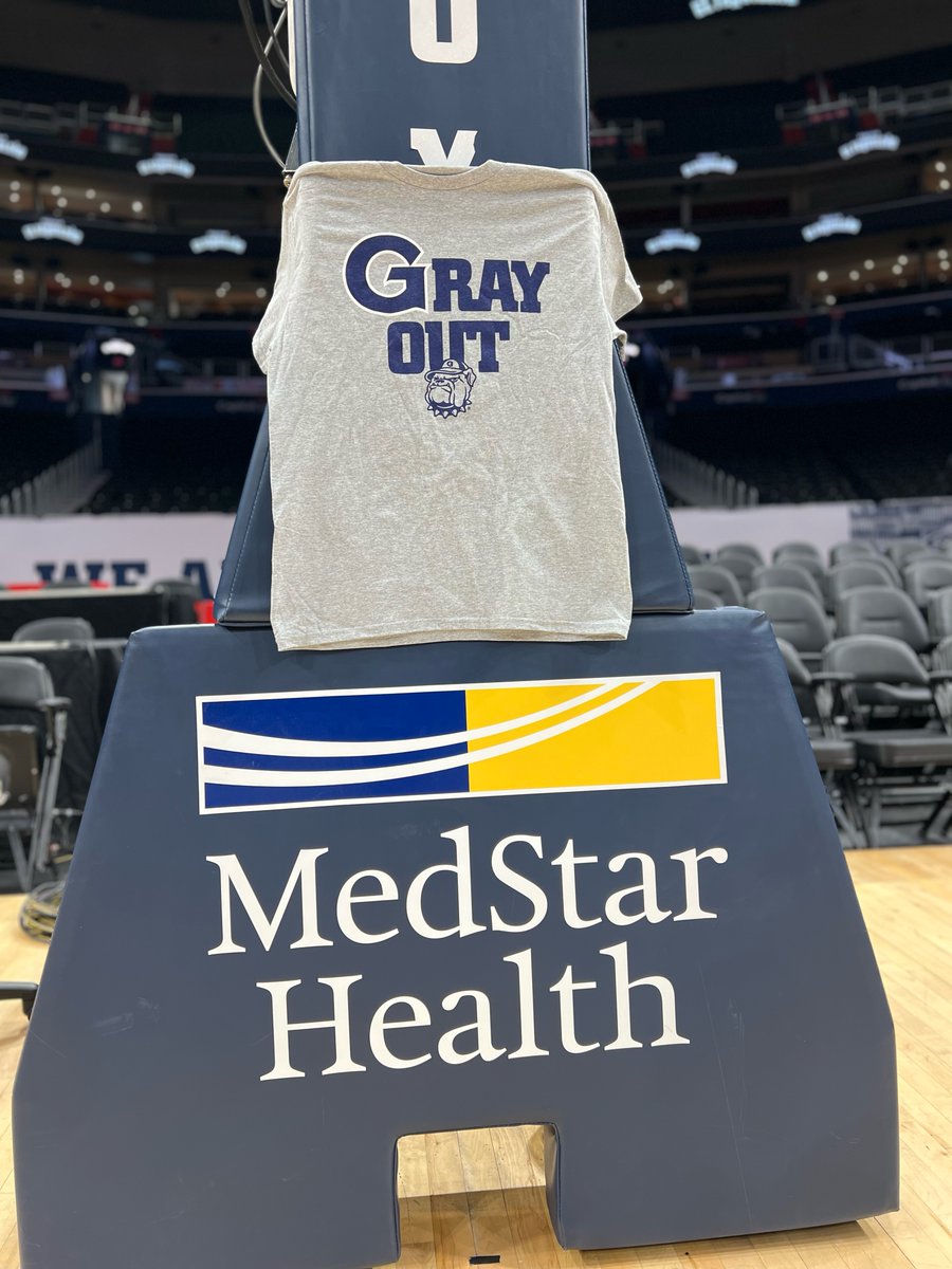 Gray Out Tees @CapitalOneArena looking sharp! Get here early to get yours!

@GeorgetownHoops  x @MedStarGUH 

#HoyaSaxa | #MedStarHealthProud