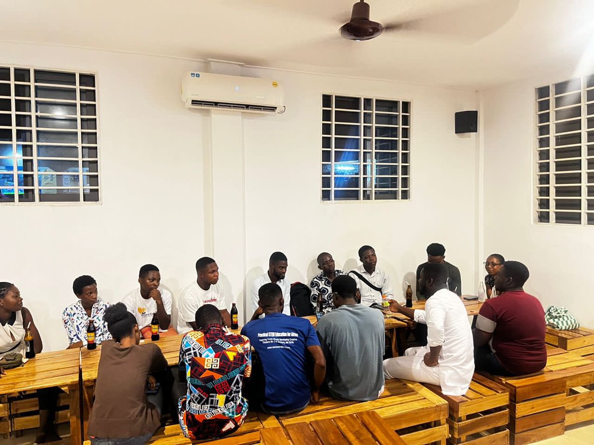 Conversations are the starting point to  finding #solutions to the myriad of problems.

And that is what #KonnectMeetups are all about. Join one in your area if you have the chance and contribute to the solutions. 

#bcHo #CleanAirGhana #HoCityKonnect #QualityAir #CleanAirFund