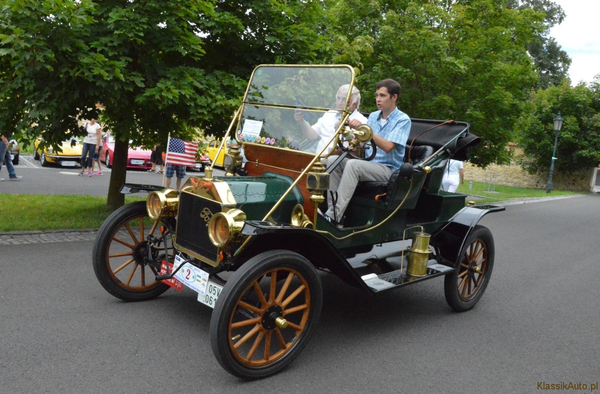 Klassikauto's tweet image. Fajne zestawienie -&amp;gt; wybór naszej redakcyjnej koleżanki.
Zobaczcie!
Szczegóły: klassikauto.pl/5-moich-retro-…

#retroauto #oldtimer #klassikauto #automobile #motoryzacja #historia #ciekawostki #samochody #retrocars