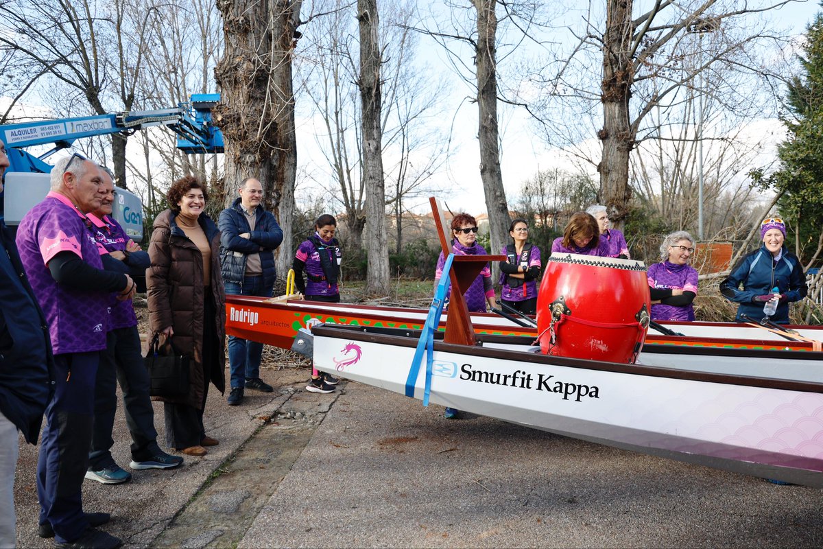 AyuntamientoVLL's tweet image. ▶️ La concejala de Participación Ciudadana y Deportes, Mayte Martínez, y el concejal de Medio Ambiente, @pellitero, comparten una jornada de entrenamiento con @PVallkirias y su staff técnico, con @nsuarez8 a los mandos.

#ejemplo #superación #deporte #vallkirias