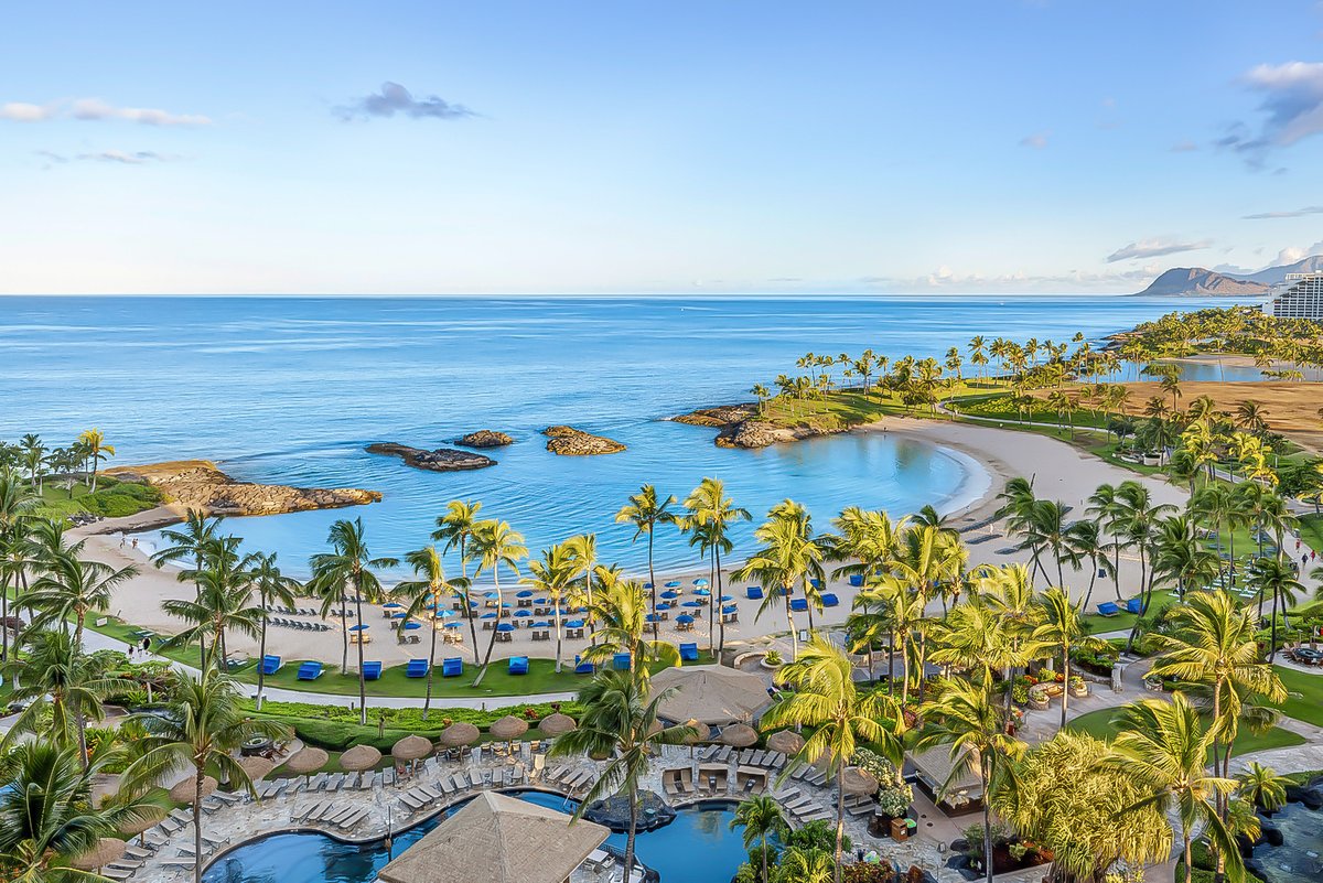 MarriottVacClub's tweet photo. Check Marriott's Ko Olina Beach Club off your #MVCWishList before the kids head off to college. 🌴
O‘ahu is a top teen destination with a vibrant city atmosphere, surfing on the North Shore & Waikiki Beach. See full article details at https://t.co/WDezhFLreW https://t.co/BTATQNtdWm
