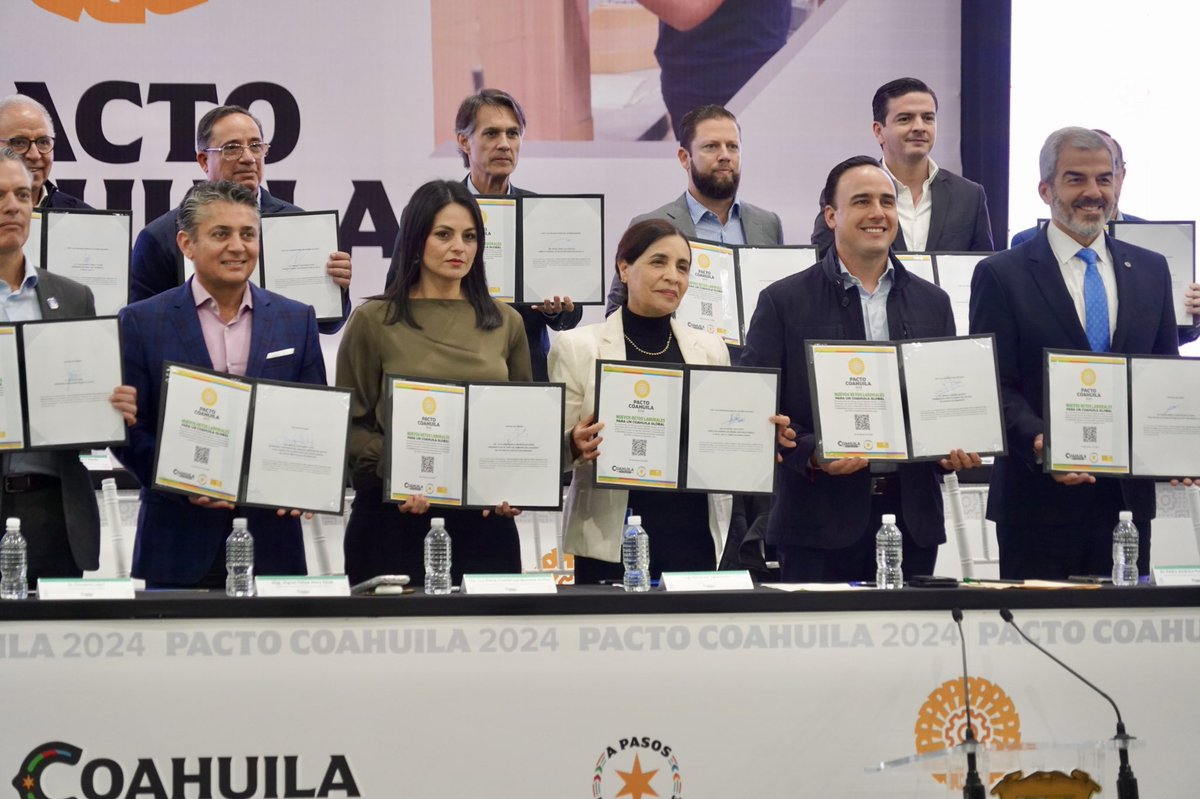 PJCoah's tweet photo. Firma Magistrado Presidente @MiguelMery, a invitación del Gobernador @manolojim, junto a la Diputada @LuzMorales, Presidenta de la Junta de Gobierno del @CongresodeCoah, y distintas organizaciones del sector público y privado el “Pacto Coahuila 2024”. (1/2) https://t.co/2U58UwFEaN