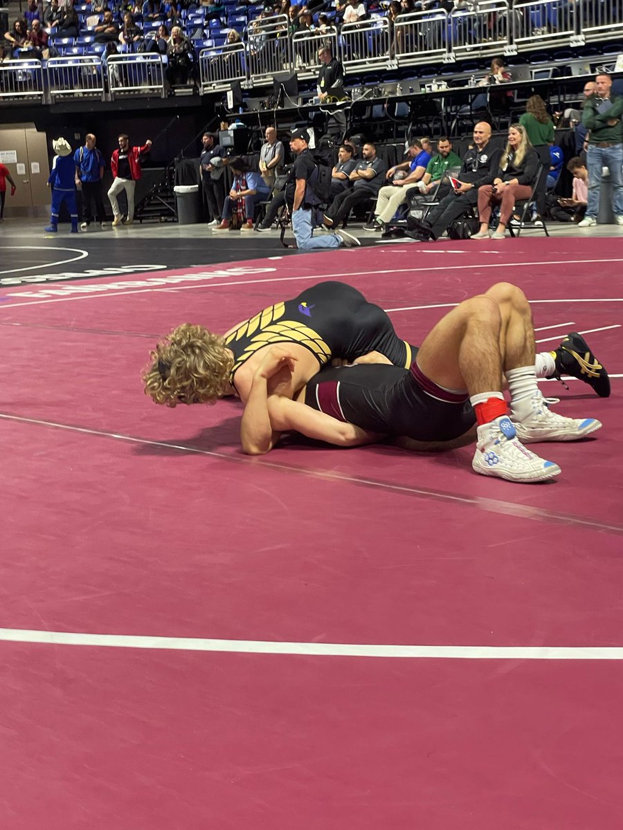 TCHSWrestling's tweet photo. Luke Burgar starts us off a with a pin! #FalconStyle #OnePercent https://t.co/Sp3eG23GQx