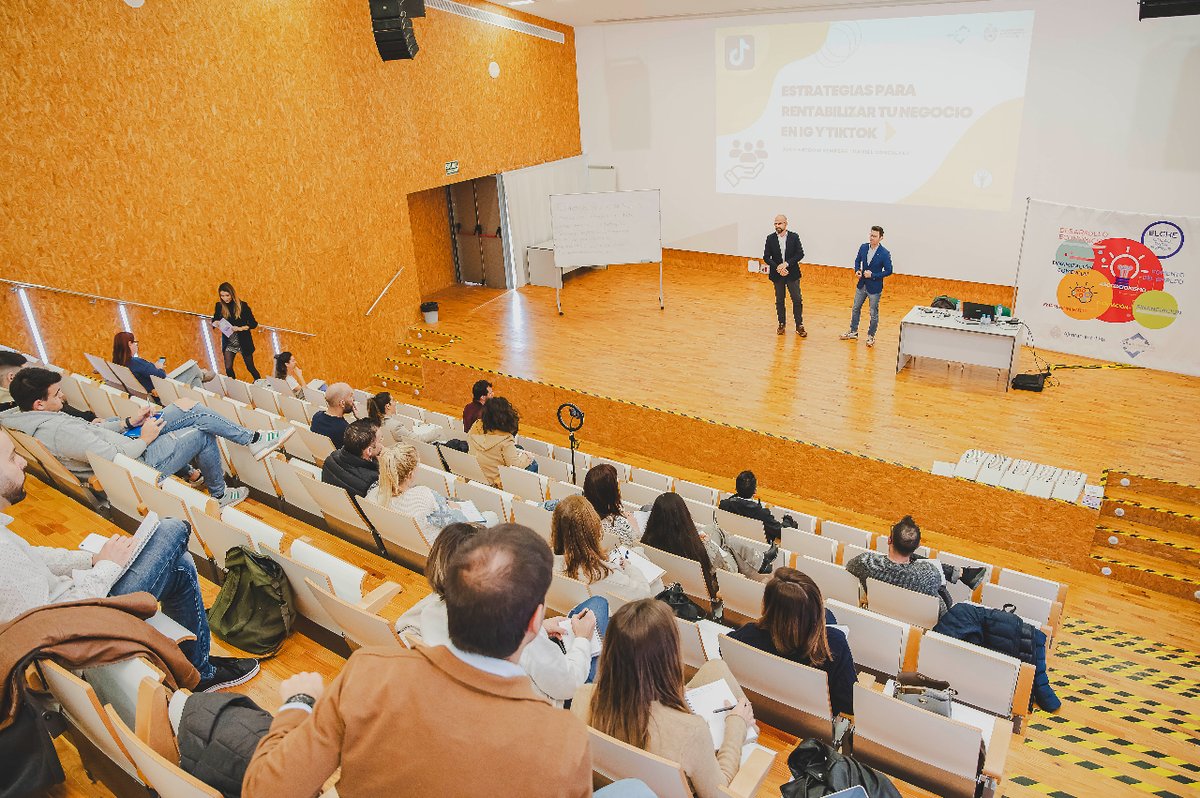 tu_comercial's tweet photo. Este viernes hemos impartido el taller 🎯 'Estrategias para rentabilizar tu negocio en Instagram y TikTok' a futuros emprendedores. Una vez más, la experiencia ha sido muy enriquecedora. 😃 
¡Seguimos haciendo lo que nos gusta! 🚀

#formación #marketingdigital  #instagram #tiktok https://t.co/jy47cmDY7x