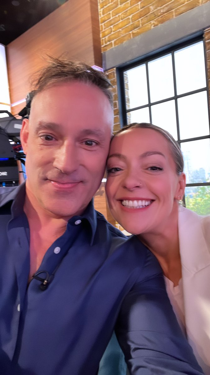 What a delight working with @cherryhealey again today! Such an eclectic show, Prince Harry, energy windfall tax, the massively inspiring @JamesTCobbler and dog training, all in one hour, wonderful to be part of it! Thank you @alexisconran and team at @JeremyVineOn5 @channel5_tv