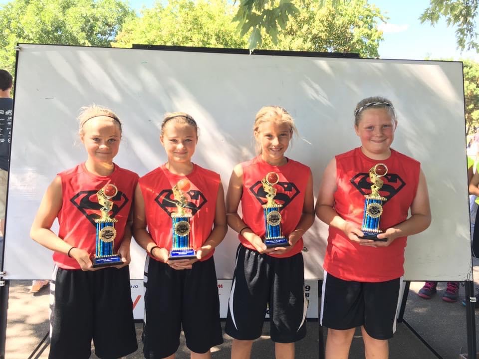 LCTigerGBB's tweet image. Game #26 - Tigers (12-13) host Cannon Falls   
8th - 4:30 pm,  9th - 5:45 pm,  Varsity - 7:15 pm
We will also honor these amazing Seniors tonight!