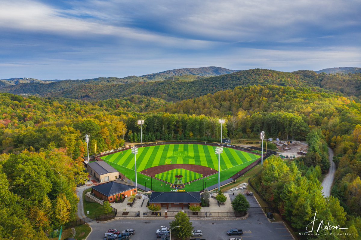 Opening day 😍

Let’s have a year boys 👏 <a href="/AppBaseball/">App State Baseball</a>