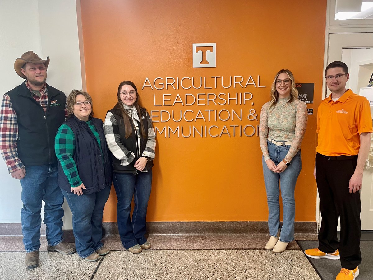 UTKALEC's tweet photo. We love welcoming our new students and their families to Rocky Top. Delaney is coming to ALEC! https://t.co/1LEvvpBnJF