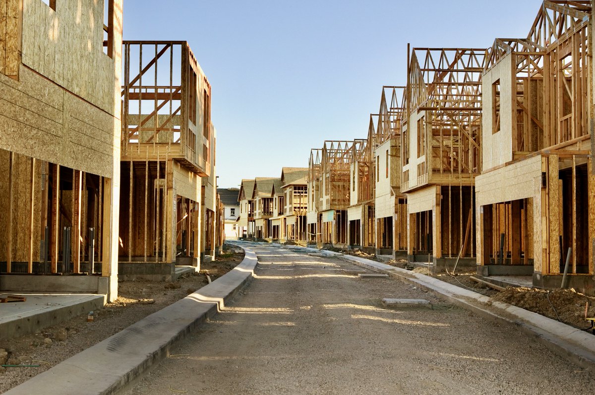 CoolSfl's tweet photo. Housing Starts Pull Back, Building Permits Jump https://t.co/oHA2drLTwu https://t.co/XFSR248dDF