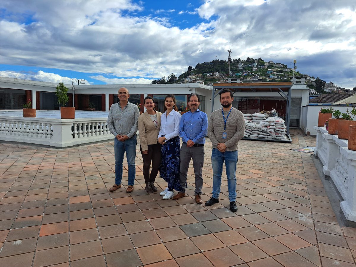 ModeMatEC's tweet photo. ¡Bienvenida a Kathleen Dematera, Coordinadora del Programa Urban Change Maker! Estamos emocionados de discutir actividades de seguimiento y planificar el futuro de nuestra cooperación académica en el #Modemat el #ULLC y el @MunicipioQuito. Avanzamos hacia una movilidad sostenible https://t.co/ByNozqPlb1