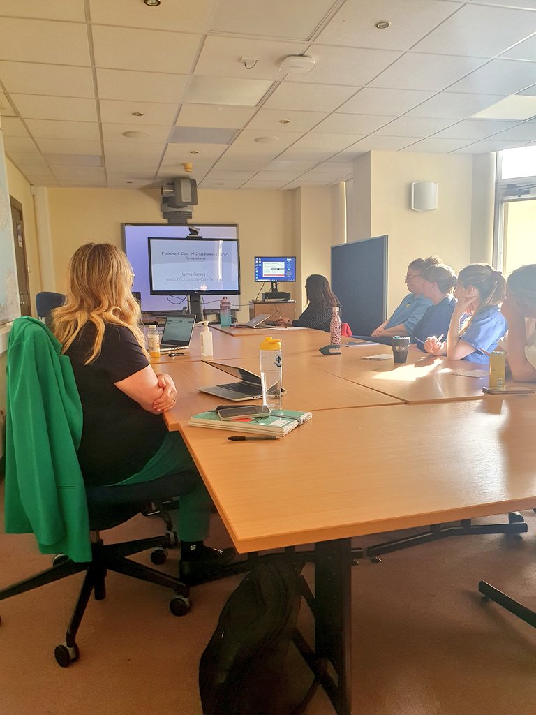 Lyndseydunn7's tweet photo. Great Start to our Roadshows 2day at  Cameron Hospital, Head of Service @LynneGarvey highlights key messages for person centred discharge planning. #Timenotourstoprescribe 
#makeverydaycount 
#dischargeplanningtogether 
Next Stop Queen Margaret 
@FifeHSCP @FHSCPNursing @nhsfife https://t.co/gnPtcUtqj2