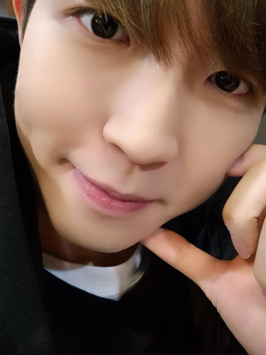 KJH_officialtwt's tweet photo. [#째니의발자국🐾] Mnet 빌드업 &amp; MBC FM4U GOT7 영재의 친한친구 '스페셜 DJ'

밤의 요정 짼DJ와 함께하며 꿈만 같았던 4일🌙 예쁜 추억 쌓아줘서 고마워요 윈드🍃

#김재환 #KIMJAEHWAN https://t.co/4VDV1GWfoN