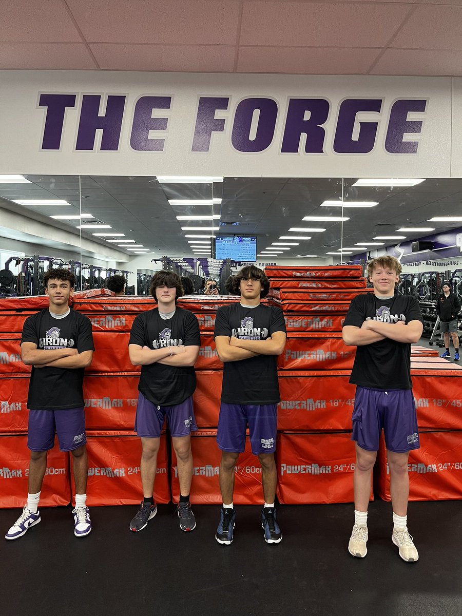 ACPFootball17's tweet photo. Nice work by our “Iron Knights” of the week for our 1st hour Football Class.  From Left to Right: Freshman Isaac Boyd, Carson Perham, Connor Butler, &amp; Gunnar Schmidt. Keep up the good work!💪🏻 Go KNIGHTS!!! #multisportathletes https://t.co/Gy6XiESVCc