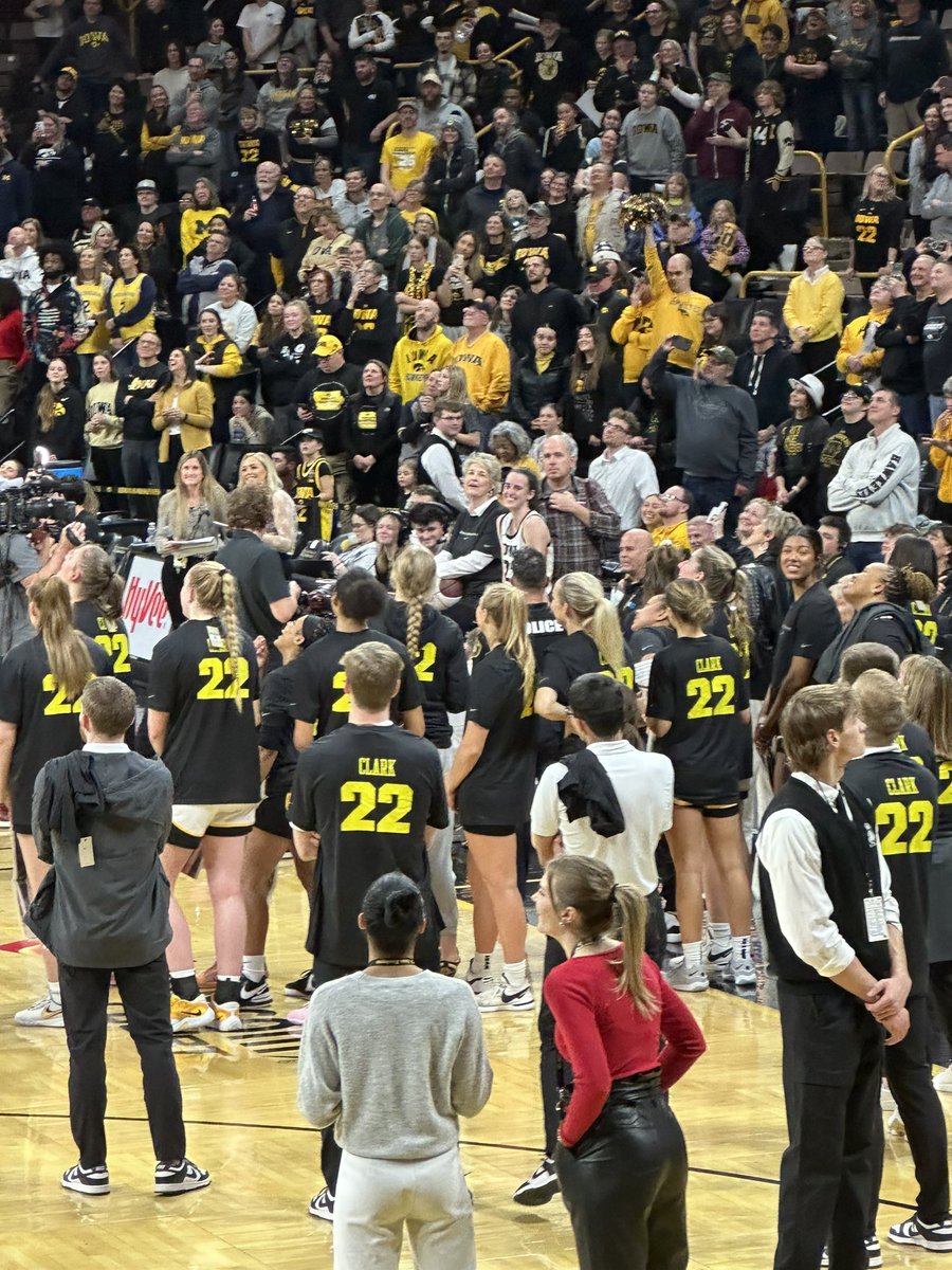 TallBldGuy's tweet photo. Amazing nite in Iowa City wuth @kylie_coleman4 and Caden!  Caitlin is just ridiculous and this was so great to witness. #experiencesoverstuff https://t.co/StmioQwhSA