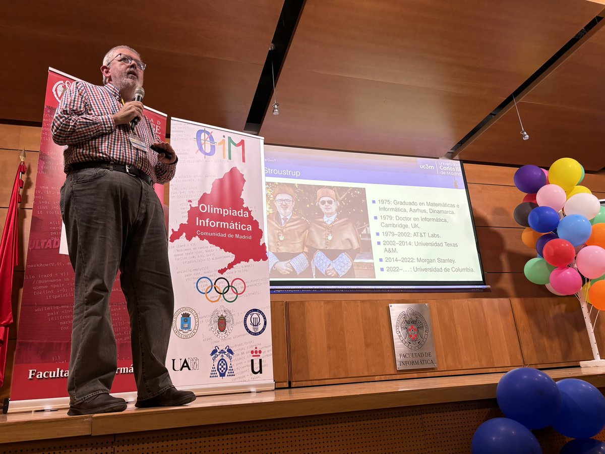 Iniciando las Olimpiadas de Informática de la Comunidad de Madrid con la charla de <a href="/jdgarciauc3m/">J. Daniel Garcia @jdgarciauc3m@hachyderm.io</a> de la <a href="/EPS_UC3M/">EPS-UC3M</a> sobre C++ moderno