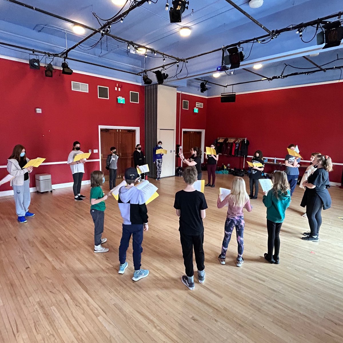 **CAMP!**
As you enter this Family Day Wknd, consider Camp Capitol as an exciting March Break Option for kids who love the arts. With Lead Instructor Kelly Perras, participants are sure to have a fabulous time!
capitoltheatre.com/events/camp-ca…
#Capitol2024 #CapitolCommunity #CampCapitol