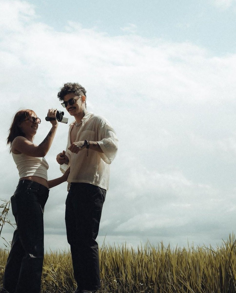 cauzeroblog's tweet photo. fotão ♡

já foram ver o clipe de road to hide no canal do zerão?? https://t.co/Y0d2hi604n