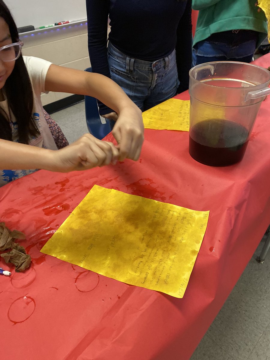 DinaAhm89407803's tweet photo. For The Reformation Era students are using coffee to create their manuscripts!! #readingcanbefun https://t.co/oeSvxQjKND