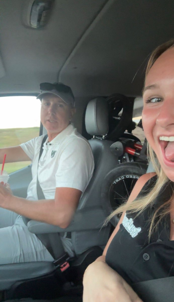 Blakeporter09's tweet photo. This is heartbreaking for the sw community and all the hearts that have been touched by Lech. A hard goodbye. Lechnor was so special to me and I can’t believe I won’t have him around for my last year of hs and bvsw golf. My heart is heavy today. Rest east Lech. I miss you💚 https://t.co/cWXosauCCI