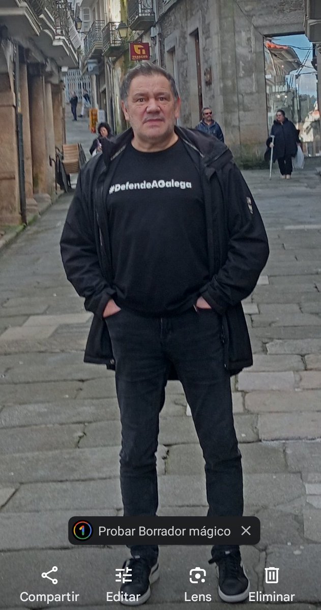 ManuelPampinS's tweet photo. Que noxo ver a @crtvg que levantamos entre tod@s convertida en propaganda da Xunta e do PP, pero que orgullo polos 300 venres negros de dignidade, desde san Marcos ata as delegacións de Ourense, Lugo, Vigo e A Coruña. Este domingo imos cambiar as cousas!!
@DefendeAGalega https://t.co/qCr39P0UGK