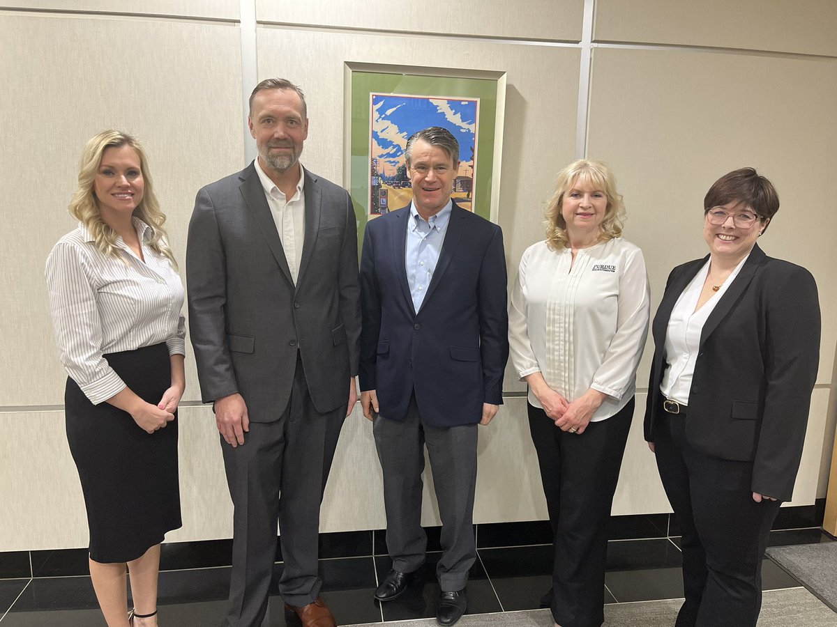 SenToddYoung's tweet image. I visited @Neurodon’s lab in Crown Point.

Indiana’s life sciences industry is growing and many life-saving treatments are being #MadeinIndiana by Hoosier workers.