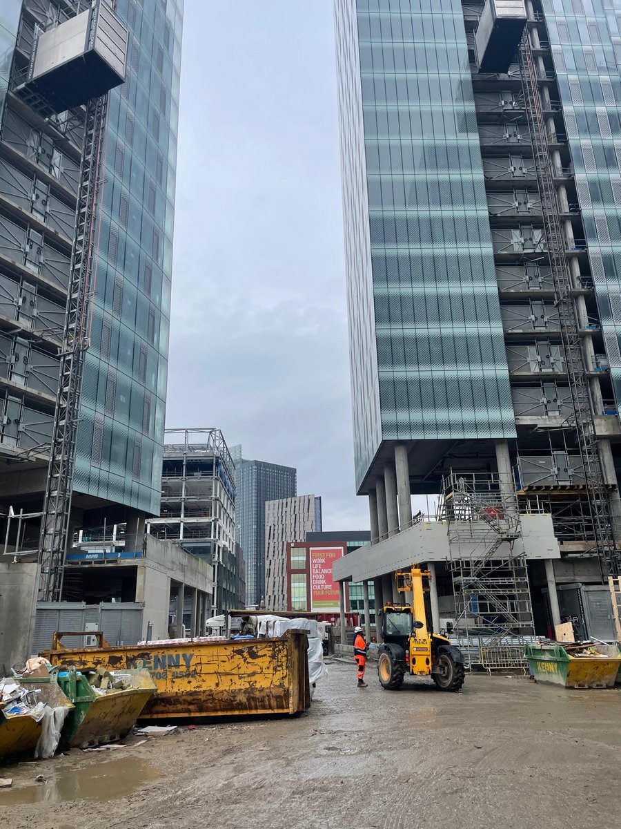 Robyn Hewson tweet media