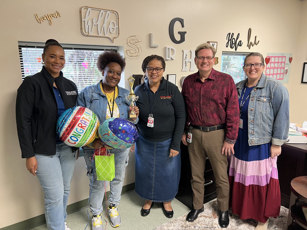 DiakaMelendez's tweet photo. Congratulations to @Vines_AISD on having the very first Primary/Elementary Registrar of the Month! Way to go! https://t.co/sJPAEshIpF