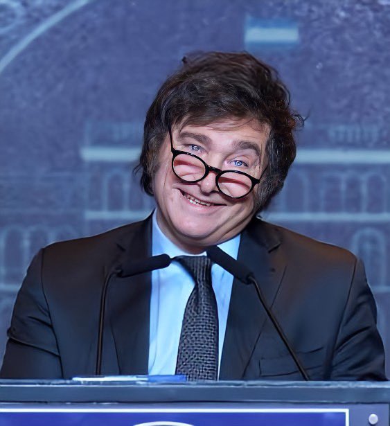 eduardomenoni's tweet photo. 🚨| ÚLTIMA HORA: SIGUE LA MOTOSIERRA DE MILEI. El gobierno de Javier Milei desfinanciará el (INCAA) Instituto Nacional de Cine y Artes Audiovisuales mediante un Decreto (DNU). 20 años de financiar artistas progres y propaganda zurda han llegaron a su fin. 🇦🇷¿Apoyas esta medida? https://t.co/ObK9QnMx83