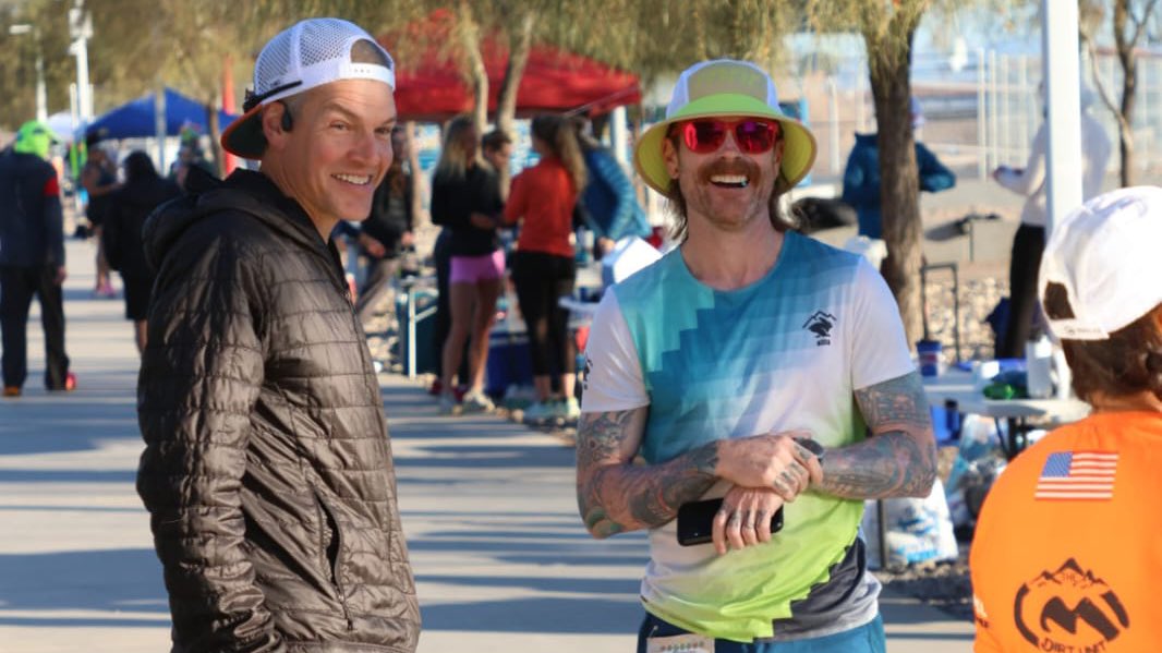 Jackpot Ultras is ON! Track your runner at the link here: live.aravaiparunning.com/#/ And watch the @MountainOutpost livestream here: youtube.com/@MountainOutpo… Have fun in sin city, runners…bet big and hit your jackpot! 🏃‍♂️ 🎰
