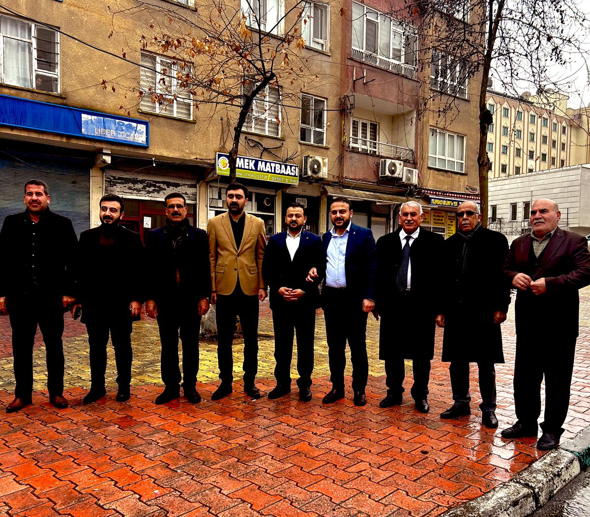 CADIRCl's tweet photo. Şeddadi derneğimizi ziyarete gelen değerli dostum @AkHaliliiye ilçe başkanımız @mbagmanci63 ve dava Arkadaşlarıma teşekkür ederim. 

Rabbim yar ve yardımcımız olsun inşallah 🤲🏻

@RTErdogan @erkankandemir @bybekirbozdag @ibrahimeyyupogl @adelioglu63 @mbagmanci63 @CADIRCl https://t.co/1rG8G4Inuj