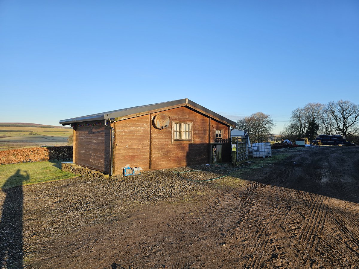 Scotlocs's tweet photo. Mains of Balhaldie in Perthshire is our location of the week. Featuring a modern, spacious, open plan Farmhouse with fantastic views over Perthshire countryside. It includes an abundance of farmland and forest as well as a traditional stone built farm cottage. https://t.co/wUMHgDfnZf