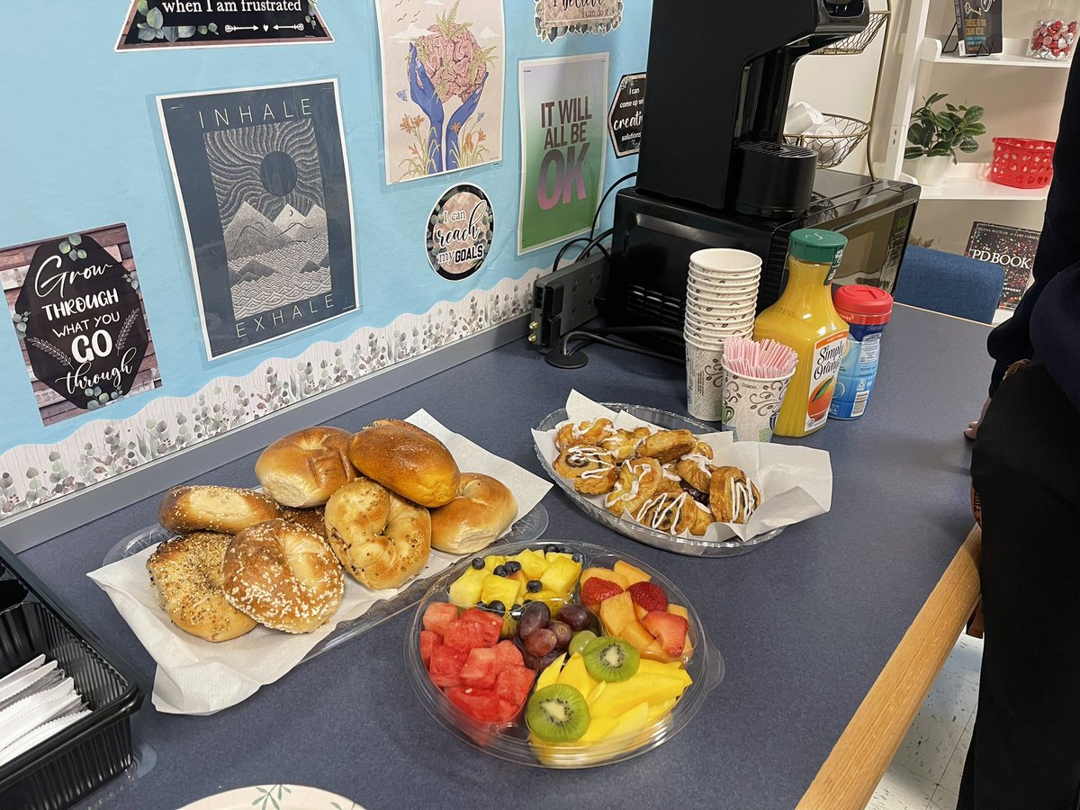 MsSouverain_15's tweet photo. A wonderful breakfast with our colleagues to celebrate the culmination of our  book study cycle focused on strategies for ELLs. We are excited to continue witnessing the impact that this learning will have on our students. @UFTTchrCENTER @QMs419 #teacherssupportteachers https://t.co/jZ8XLMSnAW