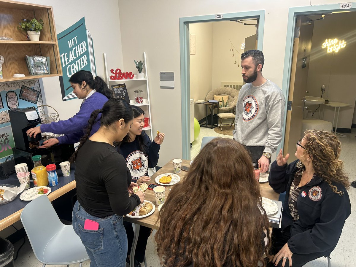 MsSouverain_15's tweet photo. A wonderful breakfast with our colleagues to celebrate the culmination of our  book study cycle focused on strategies for ELLs. We are excited to continue witnessing the impact that this learning will have on our students. @UFTTchrCENTER @QMs419 #teacherssupportteachers https://t.co/jZ8XLMSnAW