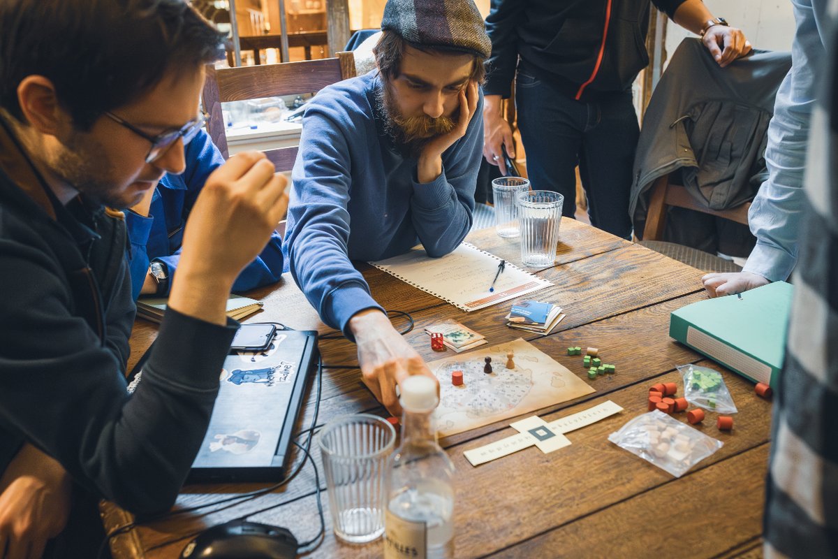 LaHordeTech's tweet photo. 🎮 Présentation de « Escape from the Chains » créé par le groupe de Alexis, Gael, Jean-Baptiste, Anaïs, Adao, Nohlan et Lukas. Merci au jury composé par Paul, Maxime, Guillaume D et Vincent. 🎲
#gamedev #bordeaux #jeuxvidéo #lahorde #devschool #programmation #gaming https://t.co/OADp54cxdk