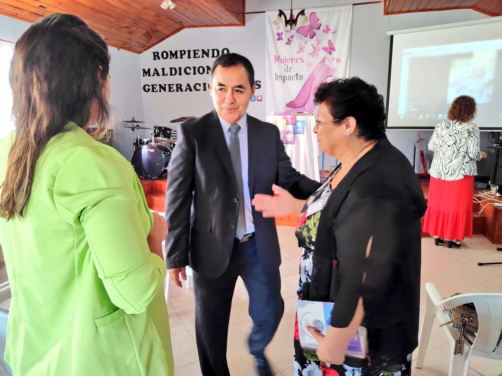 ernestonovoaok's tweet photo. 👉Hoy participé del Congreso #MujeresDeImpacto  del que participan mujeres de toda la provincia y el país.

Gracias amiga diputada Yamila Hermosilla por acompañarme en este nuevo congreso. https://t.co/KwG62uW9Hs