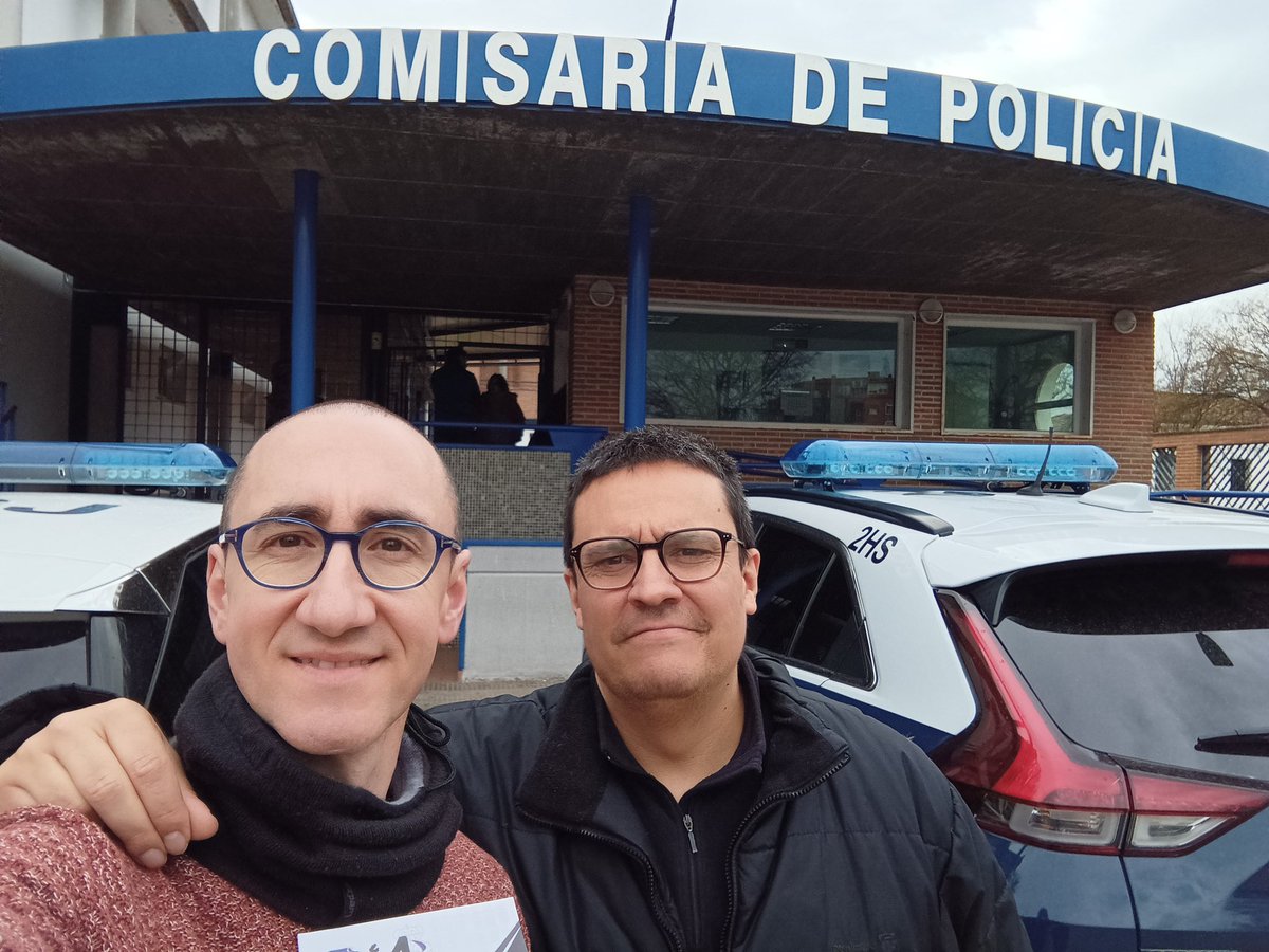 EYAPolicia's tweet photo. Qué es el conflicto colectivo? Toda la información pertinente llegó ayer jueves también a la Comisaría Provincial de #CiudadReal y Talavera de la Reina #Toledo #EquiparacionYa #FFCCSE #ProfesionDeRiesgoYa https://t.co/o8Mr1HJXjz