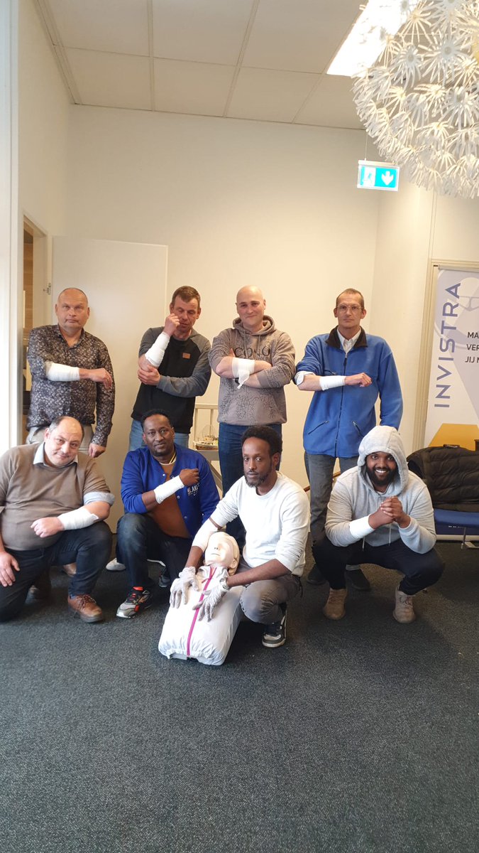 IBS Groep Traffic Verkeersregelaars (@ibs_traffic) on Twitter photo π Veiligheid staat voorop bij ons! Vandaag hebben 8 van onze toegewijde verkeersregelaars hun BHV-certificaat behaald. πΌ Met deze nieuwe vaardigheden kunnen ze niet alleen het verkeer in goede banen leiden, maar ook de werkplekken nog veiliger maken.π·ββοΈπ·ββοΈ #VeiligheidEerst #BHV π Veiligheid staat voorop bij ons! Vandaag hebben 8 van onze toegewijde verkeersregelaars hun BHV-certificaat behaald. πΌ Met deze nieuwe vaardigheden kunnen ze niet alleen het verkeer in goede banen leiden, maar ook de werkplekken nog veiliger maken.π·ββοΈπ·ββοΈ #VeiligheidEerst #BHV