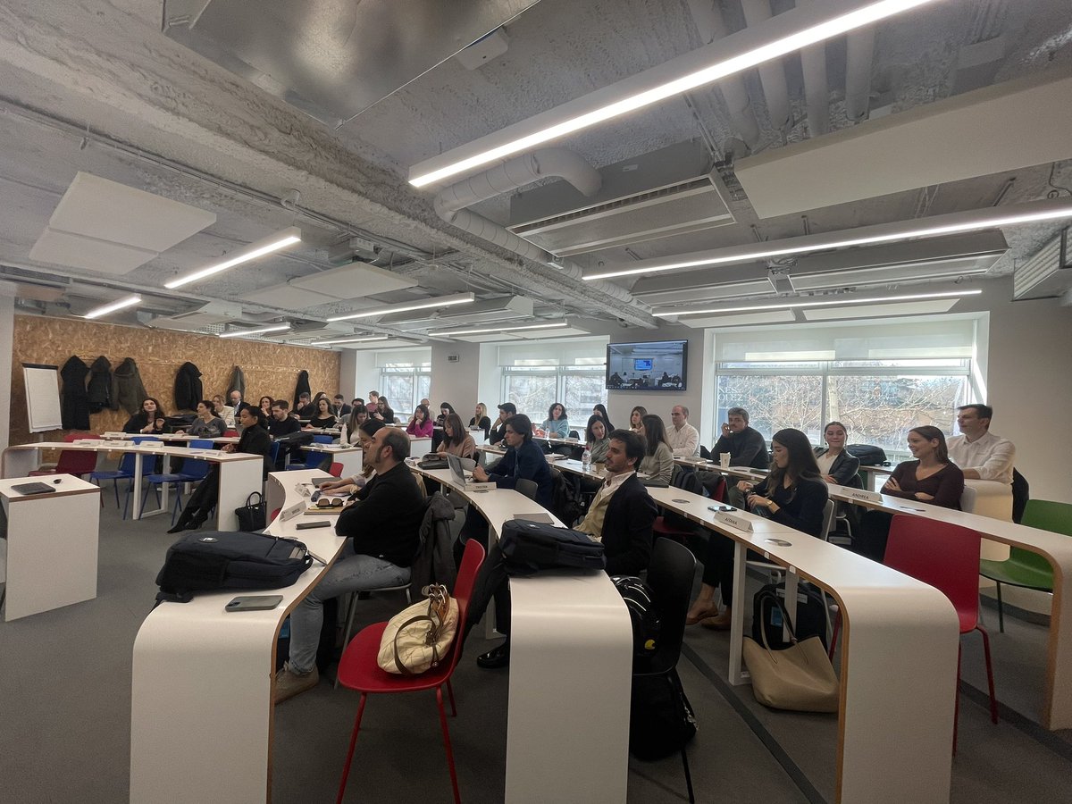 joseluisportela's tweet photo. Inaugurando el programa de dirección estratégica de proyectos del @IEbusiness 
Una única edición anual donde preparamos a los líderes que van a transformar las empresas del siglo XXI https://t.co/S5nmss9CnZ