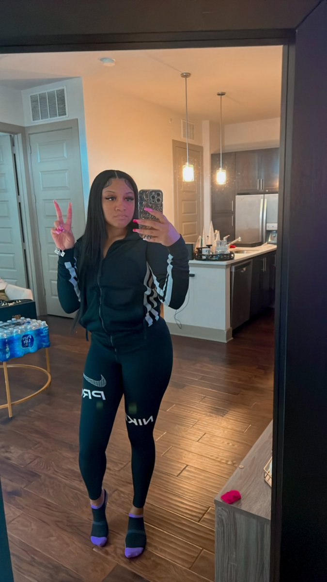 She_JustDOPE's tweet photo. 💋 https://t.co/prB8cTPYvk