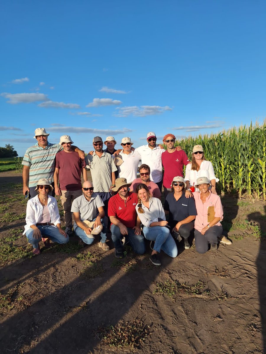 Ayer recorrimos ensayos de maiz y girasol en el MIB junto al Lechu <a href="/lechu2011/">fernando giachetti</a> . Excelente intercambio técnico. Gracias !! <a href="/CortevaARG/">Corteva Argentina</a> <a href="/BrevantSemillas/">Brevant Semillas</a>